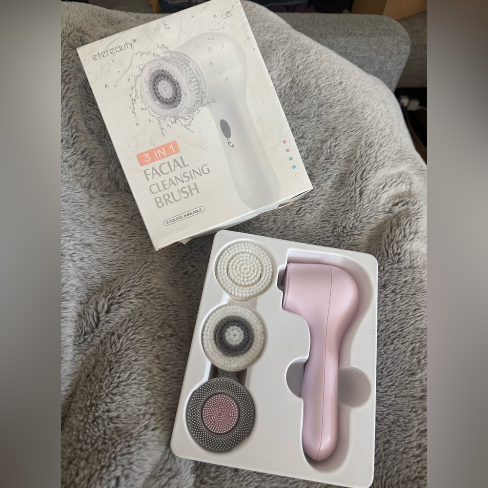 Etereauty 3 In 1 Facial Cleansing Brush  Pink NEW Never Used Open Box